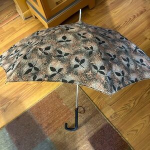 SHEDRAIN VTG LEAF PRINT BLACK HOOK HANDLE BLACK/TAN/BROWN COLORS UMBRELLA
